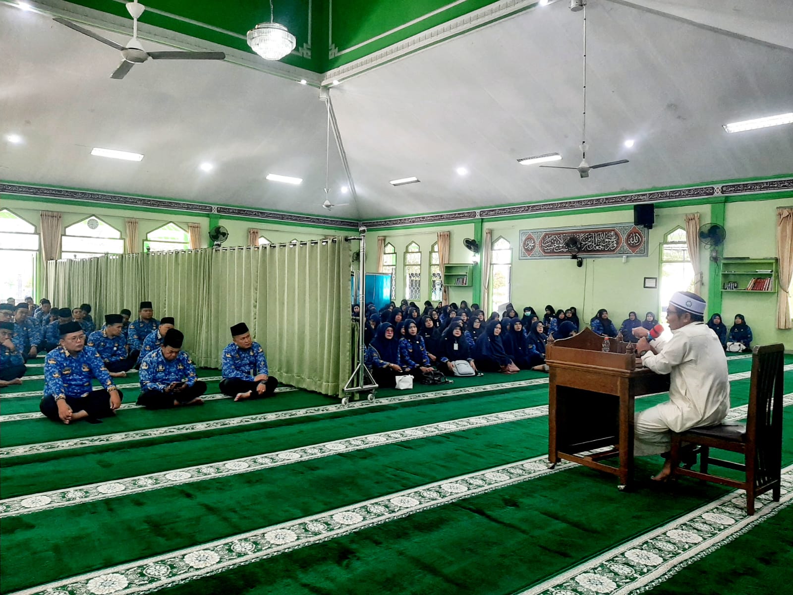 ASN Pemkab Pasaman saat ikuti Wirid Akbar peringatan tahun baru 1448 Hijriah